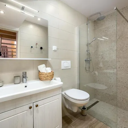 Stella Marina Deluxe Apartment *